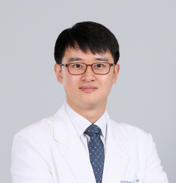 김동현 교수