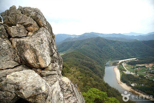 팔봉산 (ⓒ한국관광공사 대한민국 구석구석)