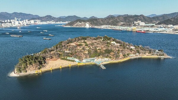 돝섬 (ⓒ한국관광공사 대한민국 구석구석)