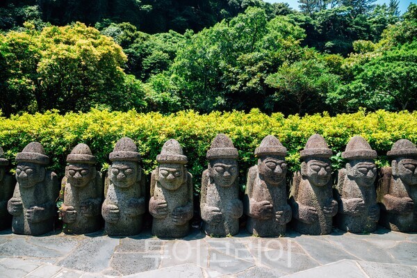 주도 한라산 전경 제주도 돌하르방/사진-모두투어