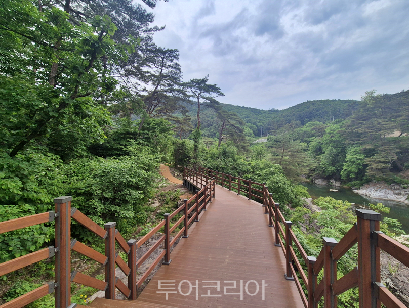 탁사정 산책로 /사진-제천시