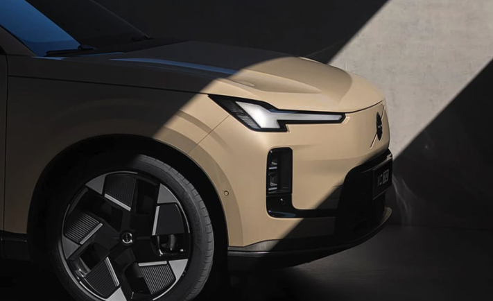 볼보 XC70 하이브리드 내달 출시예정 EV모드 주행거리는?