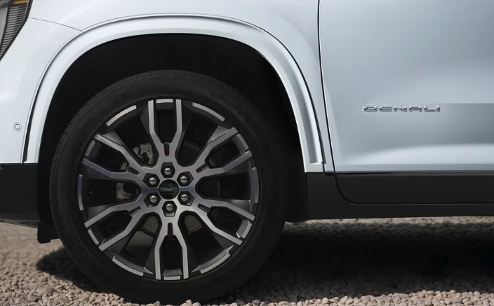 GMC 아카디아 드날리 얼티밋 공개 압도하는 포스의 준대형 SUV