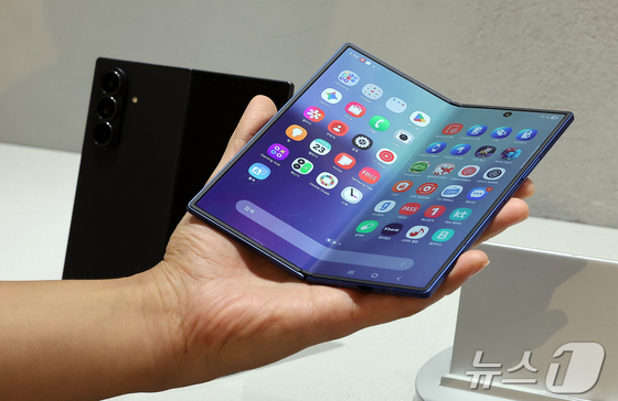 Galaxy Z Fold 7 on display in Seoul, with record 1.04M pre-orders in South Korea / News1