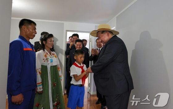 Rodong Sinmun said Kim Jong Un attended the August 30 opening of Rakwon County’s new fish farm / Rodong Sinmun