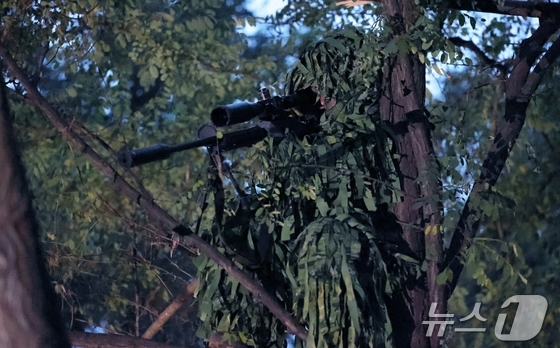 [Kim Jong Un reviews training at special operations base of the Korean People’s Army / Rodong Sinmun]