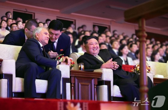On August 16, the Workers\' Party newspaper Rodong Sinmun reported that General Secretary Kim Jong Un attended a celebratory performance by Russian artists the previous day to commemorate the 80th anniversary of the National Liberation Day / Rodong Sinmun