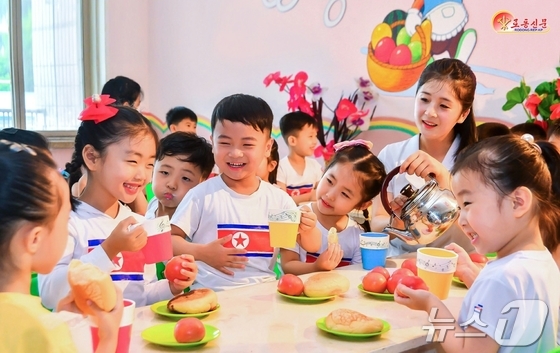 On Saturday, Rodong Sinmun, the official newspaper of North Korea’s ruling Workers\' Party, reinforced the country’s unwavering commitment to becoming a global leader in education. The article stated that North Korea aims to build a thriving and powerful nation through the advancement of education, positioning itself as a hub of talent and innovation. It also highlighted Kim Jong Un, the country\'s supreme leader, and his firm dedication to nurturing future generations, emphasizing his love for the youth. / News 1