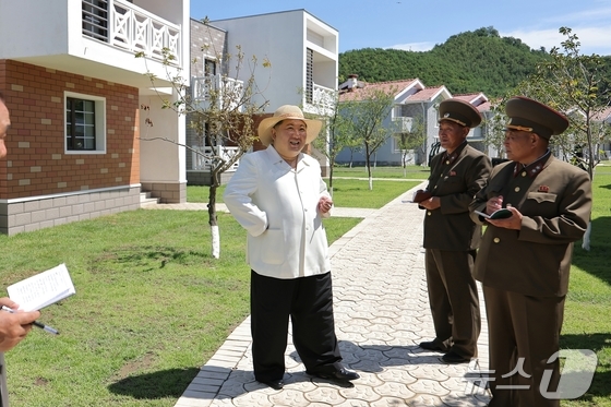 The Rodong Sinmun, the official newspaper of the Workers\' Party of Korea, reported on Wednesday that the respected Comrade Kim Jong Un, General Secretary of the Workers\' Party of Korea and Chairman of the State Affairs Commission of the Democratic People\'s Republic of Korea, inspected the Rakwon County Coastal Aquaculture Facility and the Fishing Village Cultural Housing District, which were completed on Tuesday / Rodong Sinmun