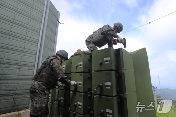 On Monday, the Ministry of National Defense announced that it had begun dismantling loudspeakers installed along the border between North and South Korea. 2025.8.4 / News1