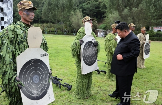 Kim Jong Un reviews training at special operations base of the Korean People’s Army / Rodong Sinmun