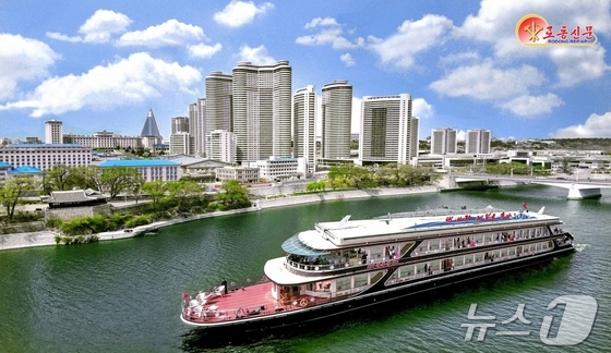 Rodong Sinmun, the official newspaper of the North Korean Workers\' Party, highlighted the Taedong River on Monday, saying that the river, which has boasted outstanding scenery since ancient times, today has a unique artistic compatibility and connection with the country\'s major cultural centers lining both sides of the river, making it a pride of North Korea and a famous attraction in Pyongyang / Rodong Sinmun