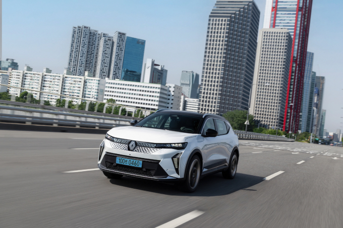 르노코리아가 올해 999대를 수입해 판매하는 순수 전기차 '세닉 E-Tech 100% 일렉트릭'의 국내 판매가격이 확정됐다. /사진=르노코리아