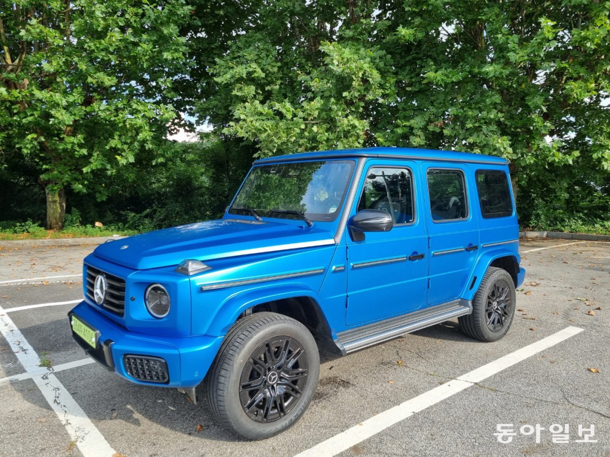 메르세데스벤츠의 첫 G-클래스 전기차인 ‘G 580 위드 EQ 테크놀로지 에디션 원’. 특유의 박스형 디자인으로 유명한 오프로더 차량이다. 김도형 기자 dodo@donga.com