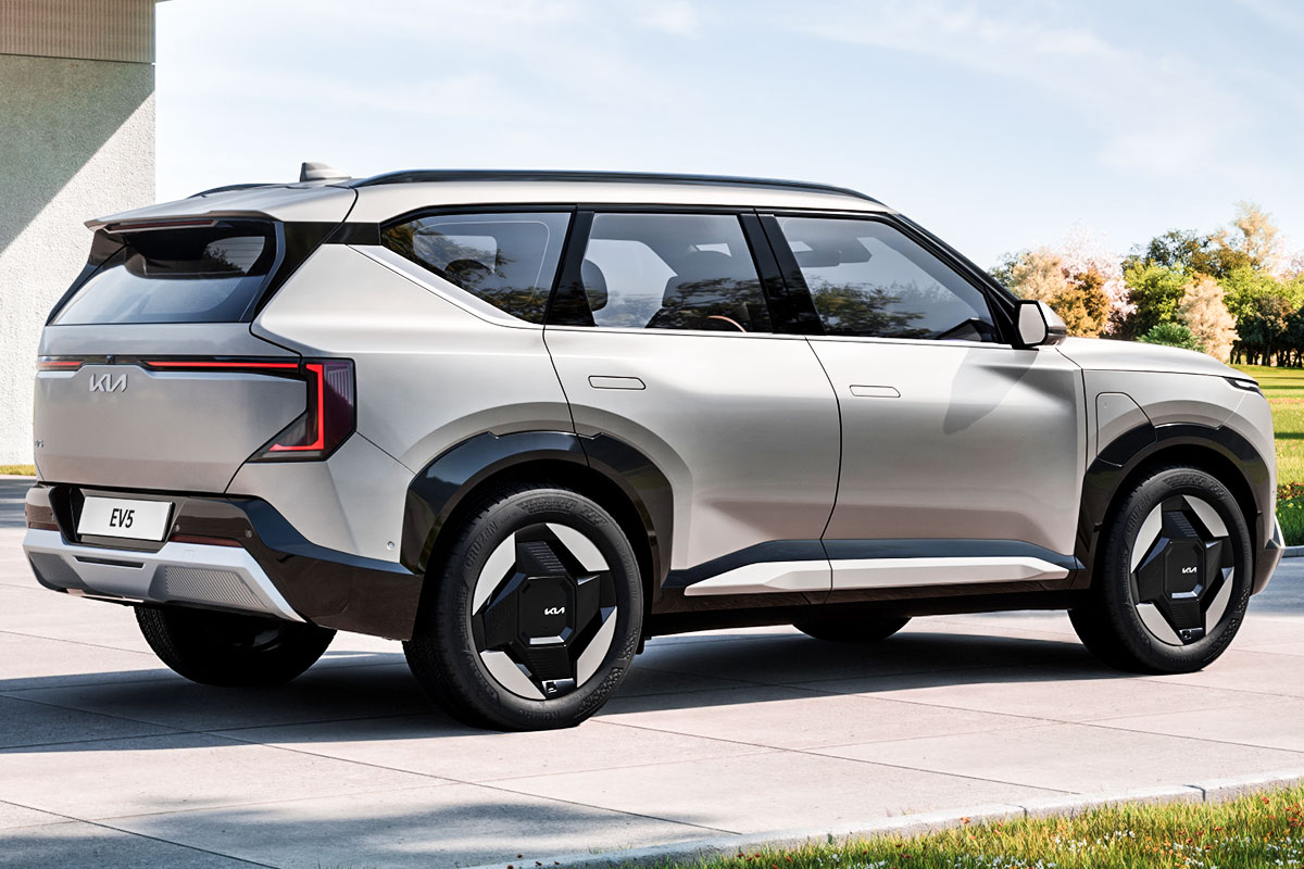 기아 - EV5 - 전기 SUV - 준중형 전기차 - 오퍼짓 유나이티드 - 스포티지 - 평탄화 시트 - 81.4kWh - 패밀리카 - 실용성