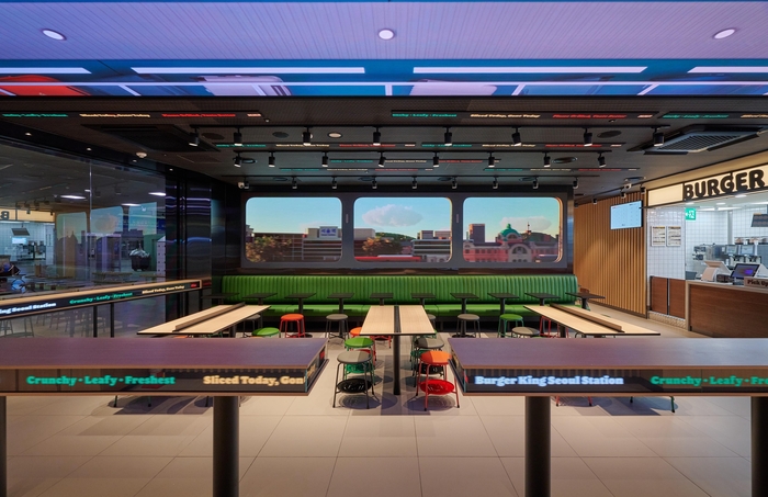 리뉴얼된 버거킹 서울역점 내부 전경