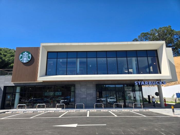 스타벅스 이천마장DT점 외부 전경(사진=스타벅스 공식 홈페이지 갈무리)