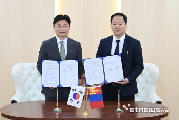 조용익 부천시장이 25일 울란바토르시를 찾아 부천시-울란바토르시 간 MOU를 체결했다.