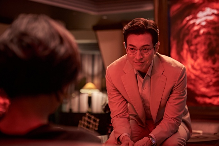 '살인자 리포트'에서 연쇄살인범이자 정신과 의사 이영훈을 연기한 배우 정성일. 소니픽쳐스엔터테인먼트코리아