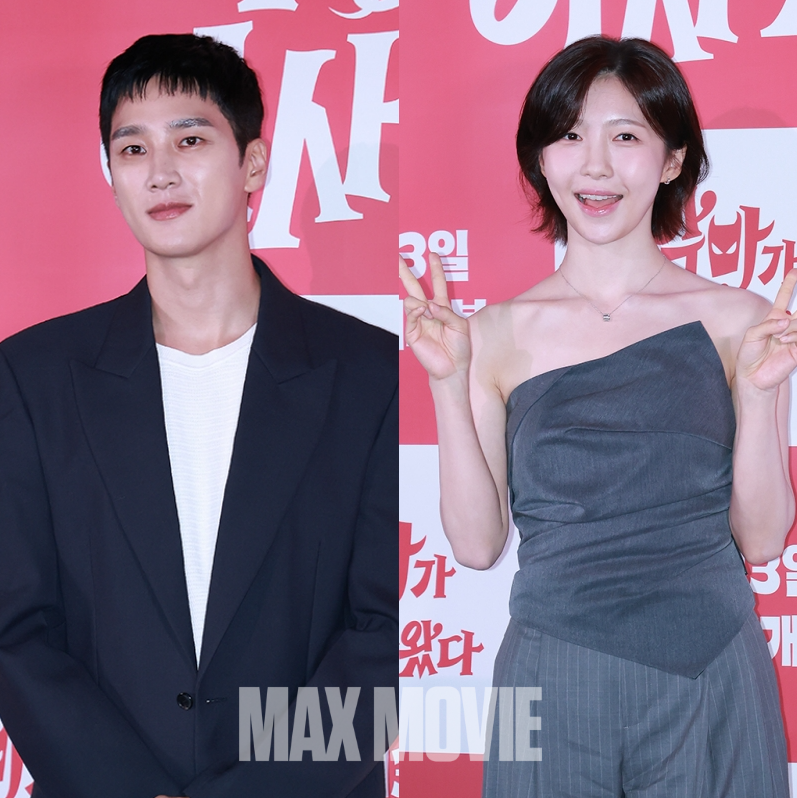 카메라 향해 포즈취하는 안보현(왼쪽)과 주현영. 정유진 기자