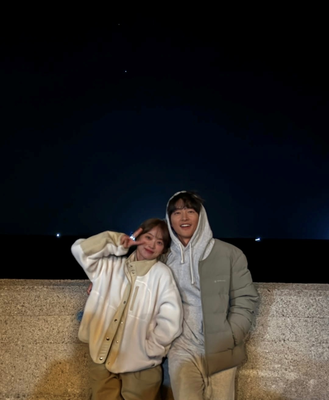 천우희와 송중기. 사진출처=송중기 SNS