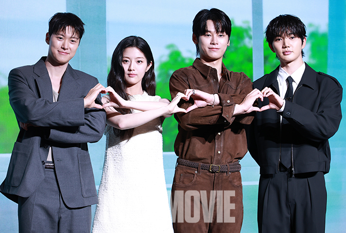 많이 사랑해주세요! 정유진 기자