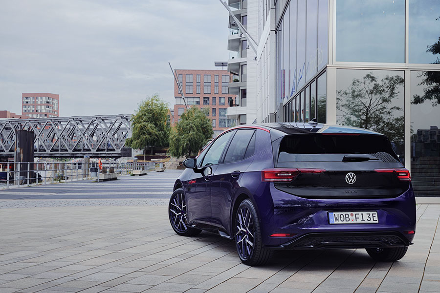 폭스바겐, GTX의 마지막을 알리는 ‘ID.3 GTX 파이어+아이스’ 공개…1,990대 한정