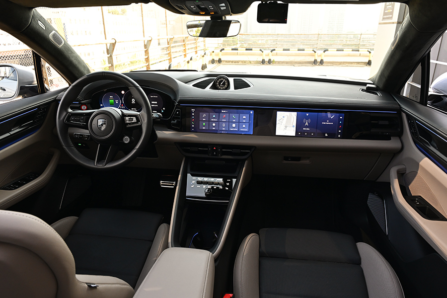 포르쉐 EV의 기조와 ‘성능의 매력’을 잇는 존재 - 포르쉐 마칸 일렉트릭 터보[별별시승]