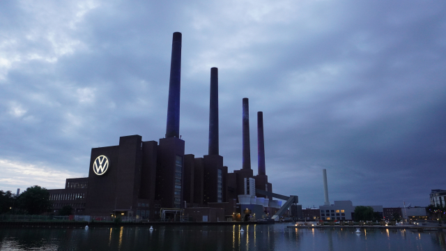 獨 전기료 급등에 공장 폐쇄도…폭스바겐 생산직 '월급 35% 줄어'[K에너지 시프트]