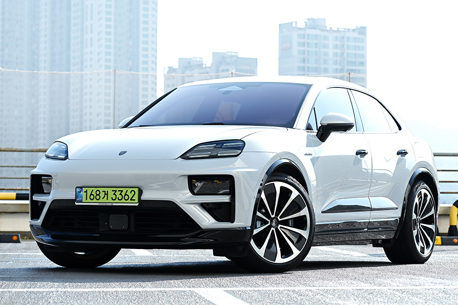 포르쉐 EV의 기조와 ‘성능의 매력’을 잇는 존재 - 포르쉐 마칸 일렉트릭 터보[별별시승]