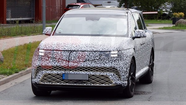 GV90 테스트카 전면부. [사진=Autoblog]