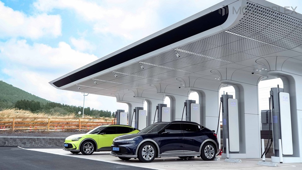 충전 중인 전기차