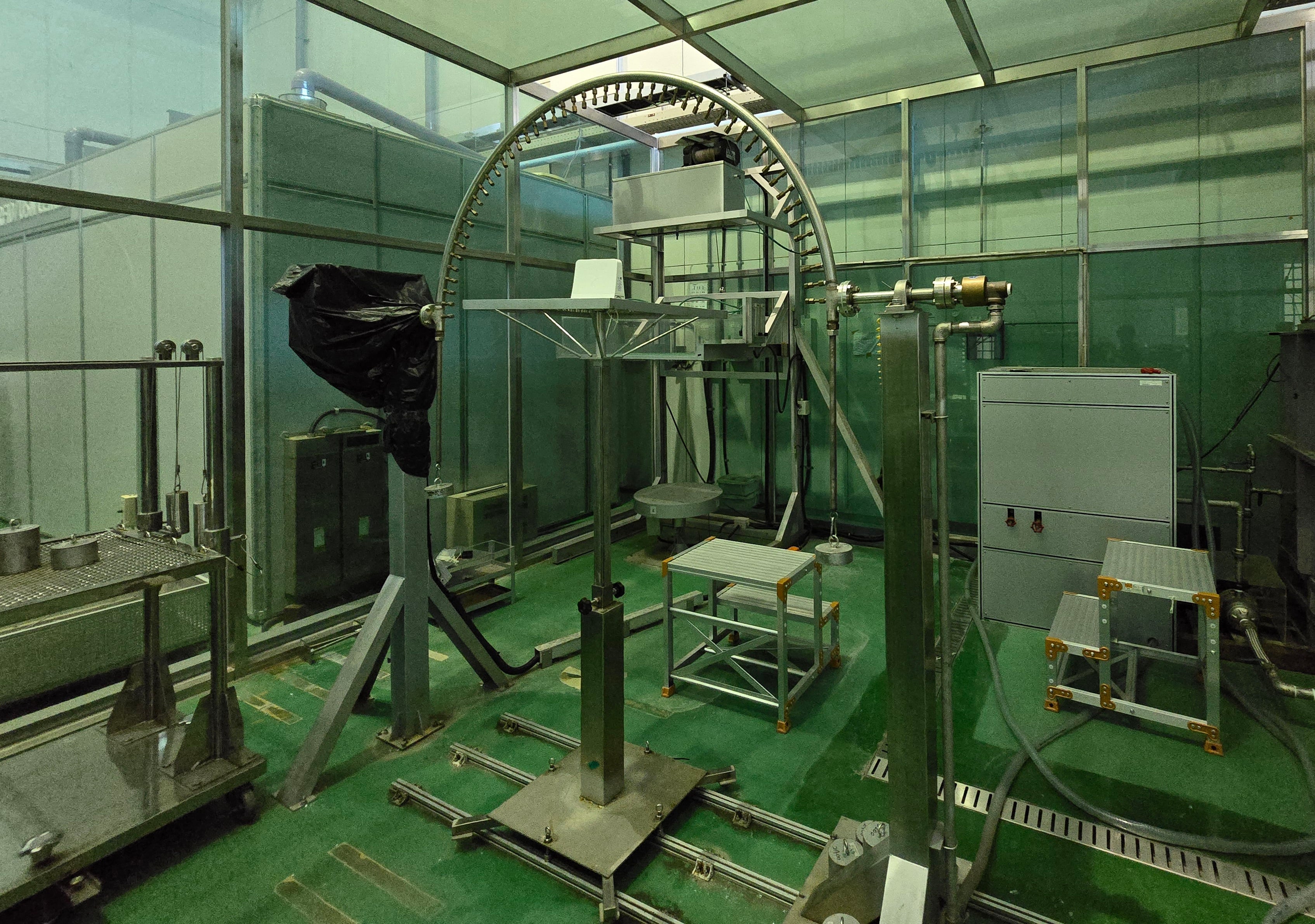 인천 연수구에 위치한 한국전파진흥협회(RAPA) 송도 전파산업클러스터 내 마련된 사물인터넷(IoT) 기기의 방수 성능을 측정하는 장비./정두용 기자