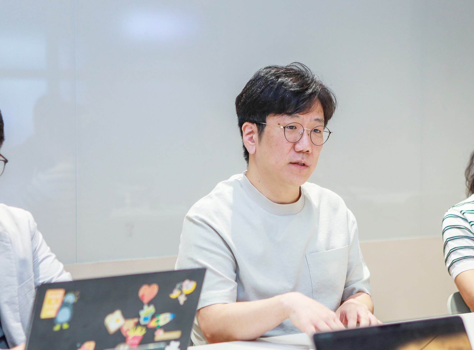 성낙호 네이버클라우드 하이퍼스케일 기술총괄이 지난 12일 경기 성남시 분당구 네이버 그린팩토리에서 기자들의 질문에 답하고 있다./네이버클라우드 제공