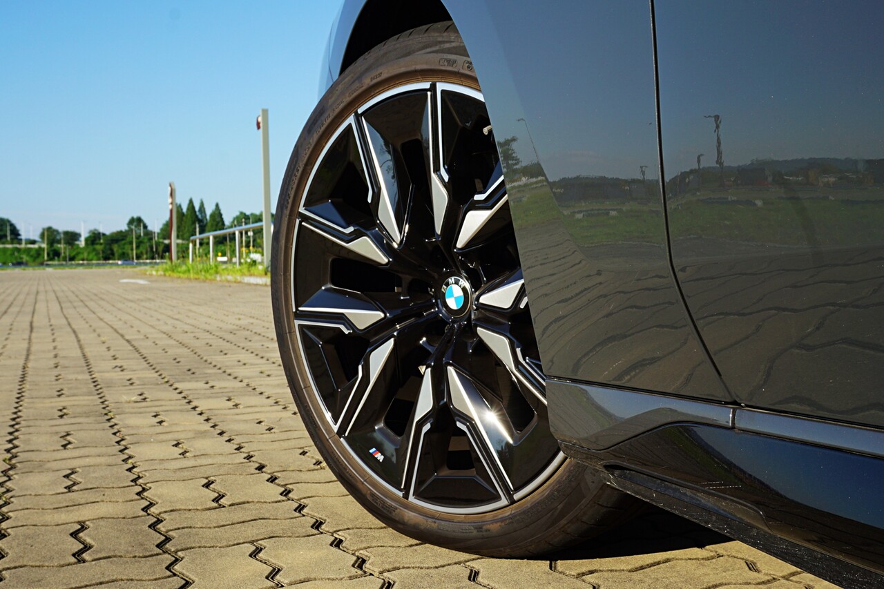 BMW i7 M70의 휠. / 허인학 기자