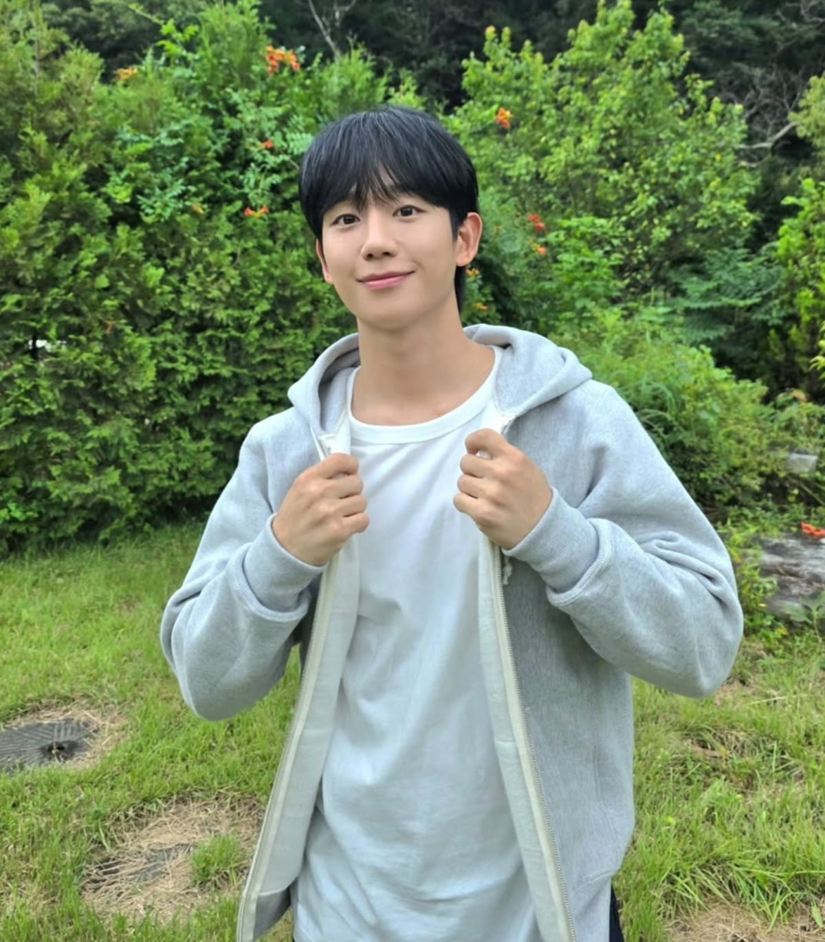 チョン·ヘイン、爽やかな少年美でファンを魅了 | スマートニュース