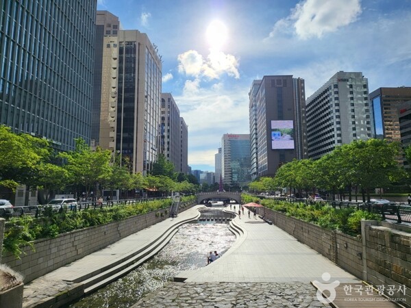 청계천 (ⓒ한국관광공사 대한민국 구석구석)