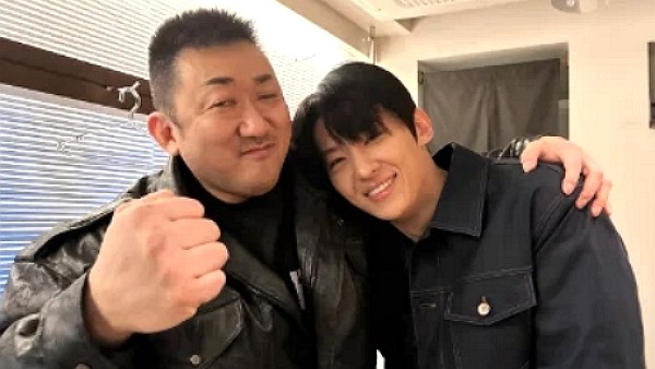[사진=덱스 SNS]