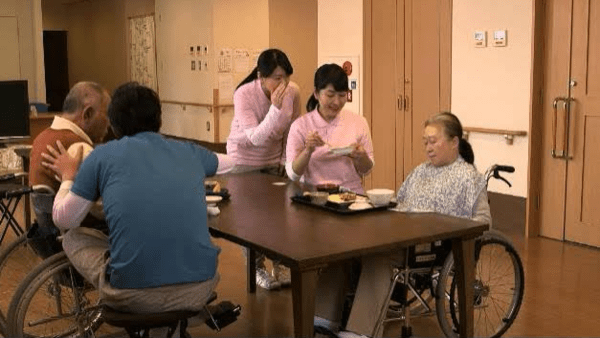 yt介護の歯科医師