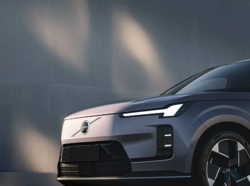 볼보 XC70 공개 EV로 180Km 주행가능 정리