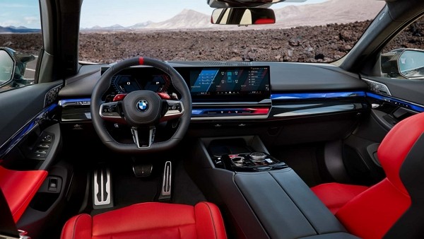 M5 투어링 실내. [사진=BMW]