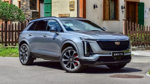 신형 XT5 전측면부. [사진=캐딜락]