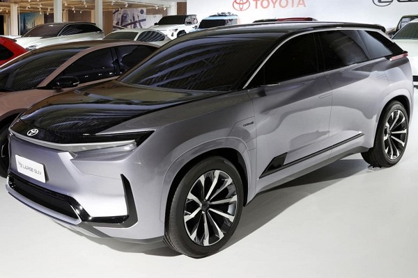 하이랜더 EV 전측면부. [사진=TopElectricSUV]