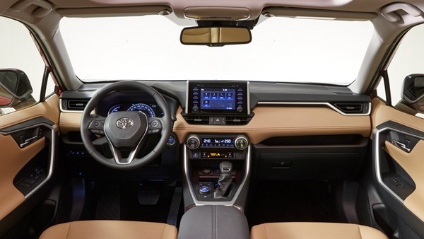 RAV4 하이브리드 실내. [사진=토요타]