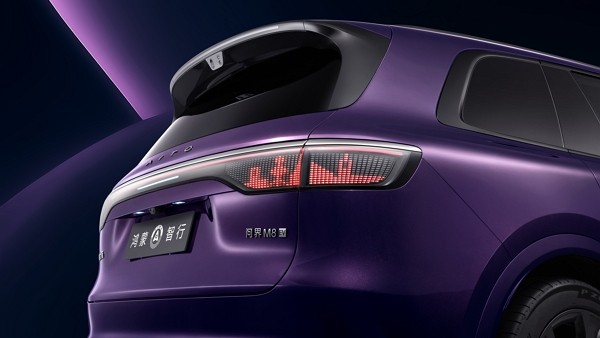 아이토 M8 EV 후면부. [사진=화웨이]