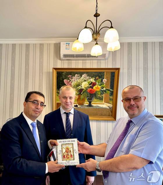 Russia\'s acting ambassador to China, Vladimir Topeha, said he met with the new Palestinian ambassador to China, Omar Al-Faqih, on September 2 / Source: Russian Embassy in North Korea Telegram