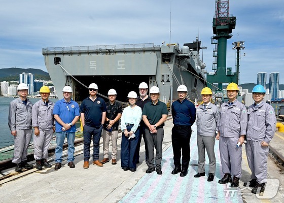 The U.S. Naval Sea Systems Command (NAVSEA) conducted an on-site inspection of HJ Shipbuilding & Construction\'s Yeongdo Shipyard on Tuesday / Provided by HJ Shipbuilding & Construction