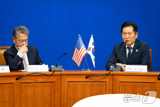 Jung Chung-rae, the leader of the Democratic Party of Korea, met with Joseph Yuosang Yun, the U.S. Chargé d\'Affaires ad interim to Korea, at the National Assembly in Yeouido, Seoul. 2025.9.5 / News1