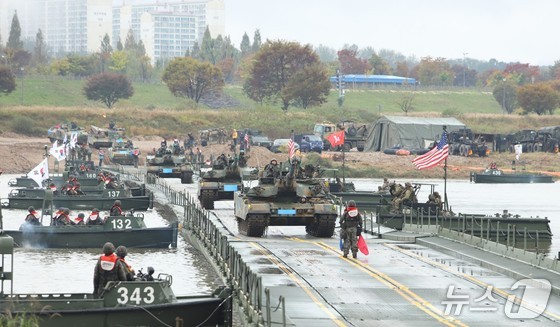 South Korea Army\'s VII Maneuver Corps will conduct a large-scale mechanized force live-action exercise from October 15 to 24 / Provided by the Army