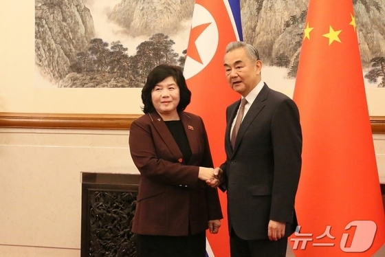  The Rodong Sinmun, the official newspaper of North Korea\'s Workers\' Party, reported on Monday that Foreign Minister Choe Son-hui and Wang Yi, a member of the Political Bureau of the CPC Central Committee and Minister of Foreign Affairs, held talks in Beijing on September 28 / Rodong Sinmun